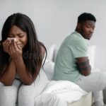 woman_crying_in_bed2